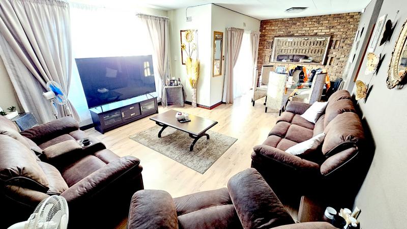 2 Bedroom Property for Sale in Albemarle Ext 1 Gauteng