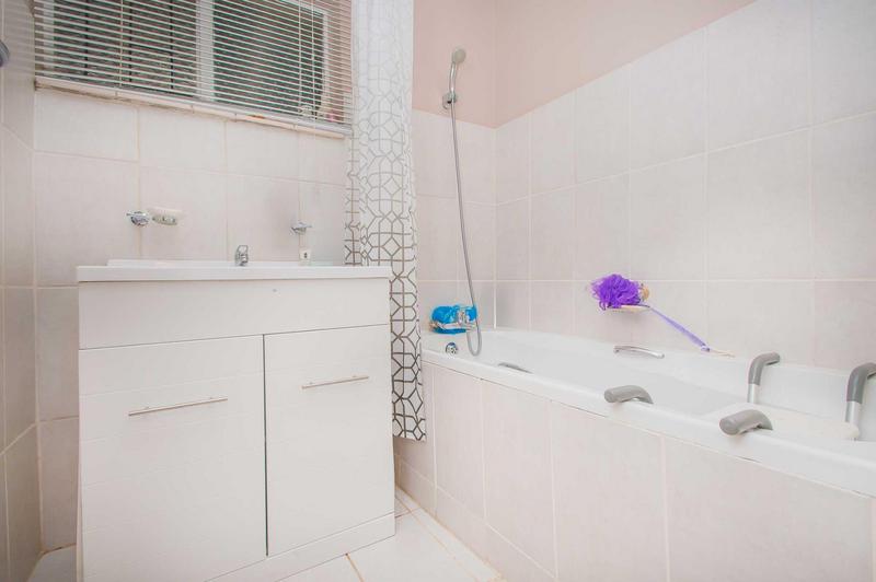 3 Bedroom Property for Sale in Witpoortjie Gauteng
