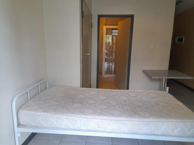 1 Bedroom Property for Sale in Willowbrook Gauteng