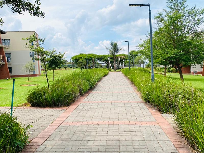 1 Bedroom Property for Sale in Willowbrook Gauteng