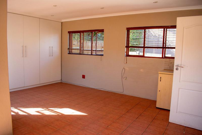 To Let 1 Bedroom Property for Rent in Florida Gauteng