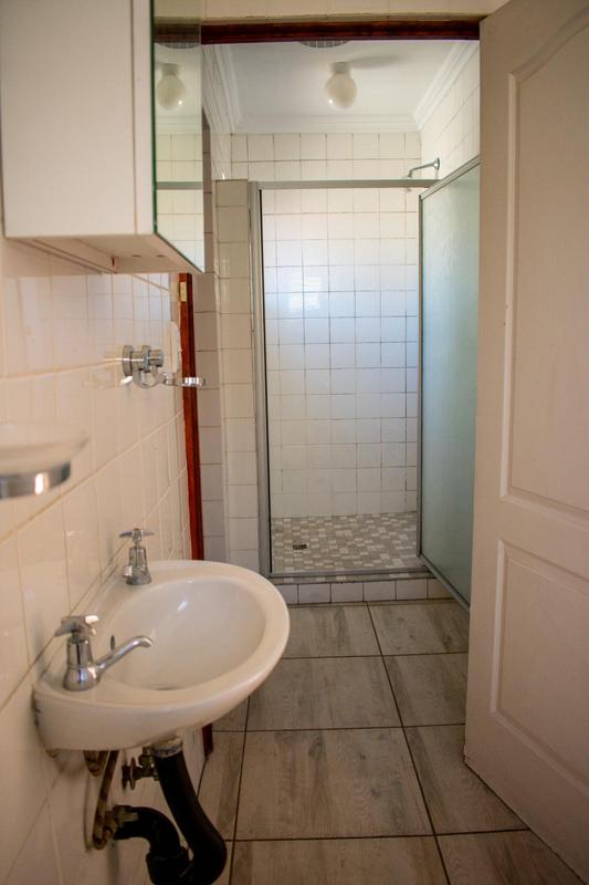 To Let 1 Bedroom Property for Rent in Florida Gauteng