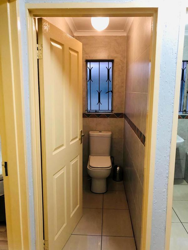 To Let 3 Bedroom Property for Rent in Dhlamini Gauteng