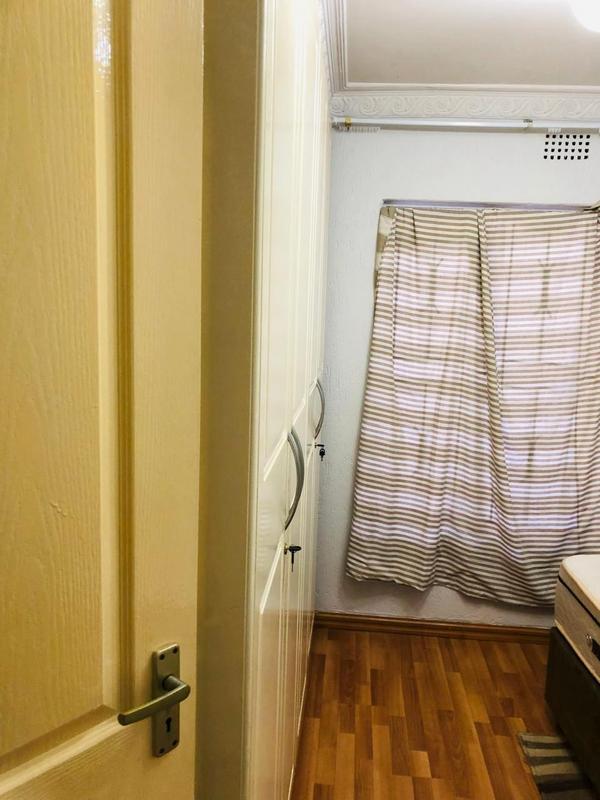 To Let 3 Bedroom Property for Rent in Dhlamini Gauteng
