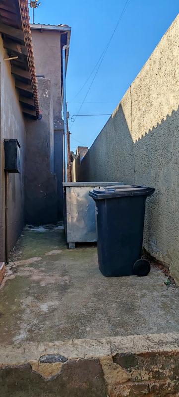 To Let 3 Bedroom Property for Rent in Emdeni Gauteng