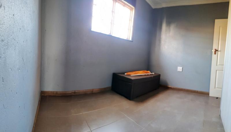 To Let 3 Bedroom Property for Rent in Emdeni Gauteng