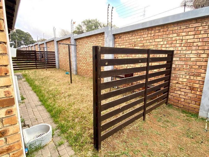 To Let 2 Bedroom Property for Rent in Groblerpark Gauteng