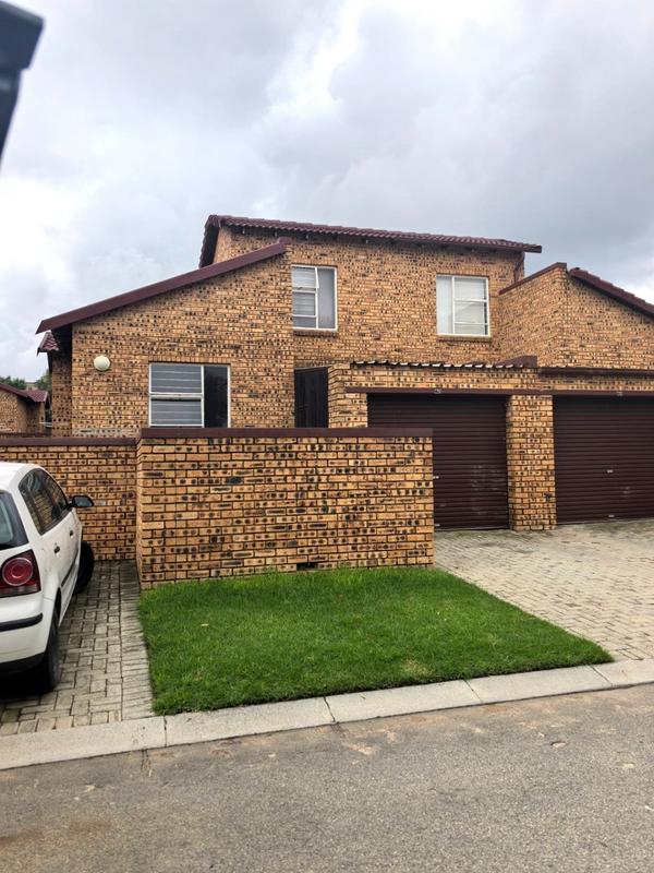To Let 2 Bedroom Property for Rent in Honeypark Gauteng