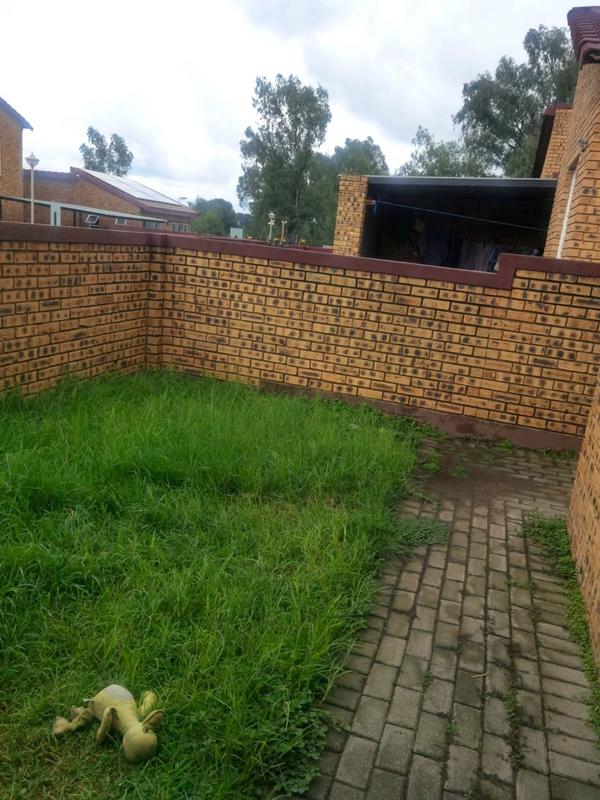 To Let 2 Bedroom Property for Rent in Honeypark Gauteng