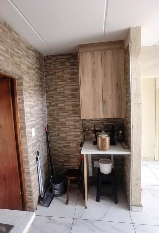 To Let 2 Bedroom Property for Rent in Honeypark Gauteng