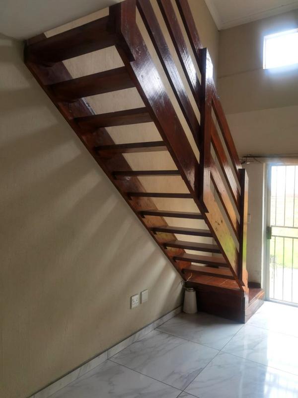 To Let 2 Bedroom Property for Rent in Honeypark Gauteng