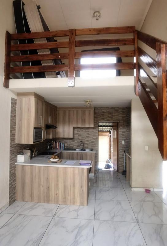 To Let 2 Bedroom Property for Rent in Honeypark Gauteng