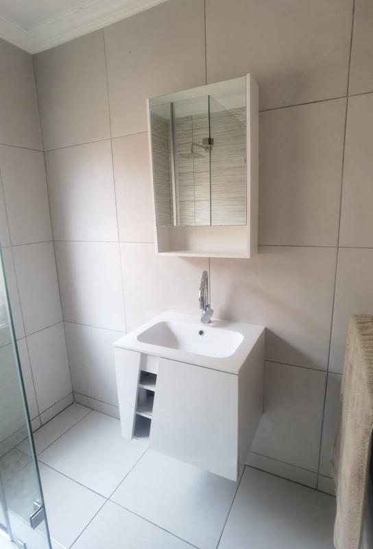 To Let 2 Bedroom Property for Rent in Honeypark Gauteng