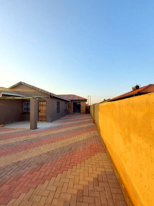 0 Bedroom Property for Sale in Protea Glen Gauteng
