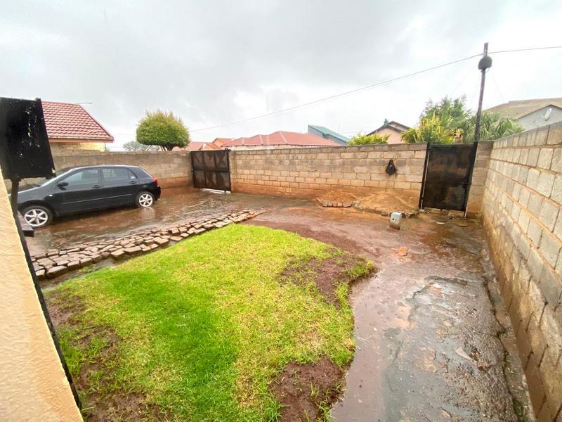 3 Bedroom Property for Sale in Protea Glen Gauteng