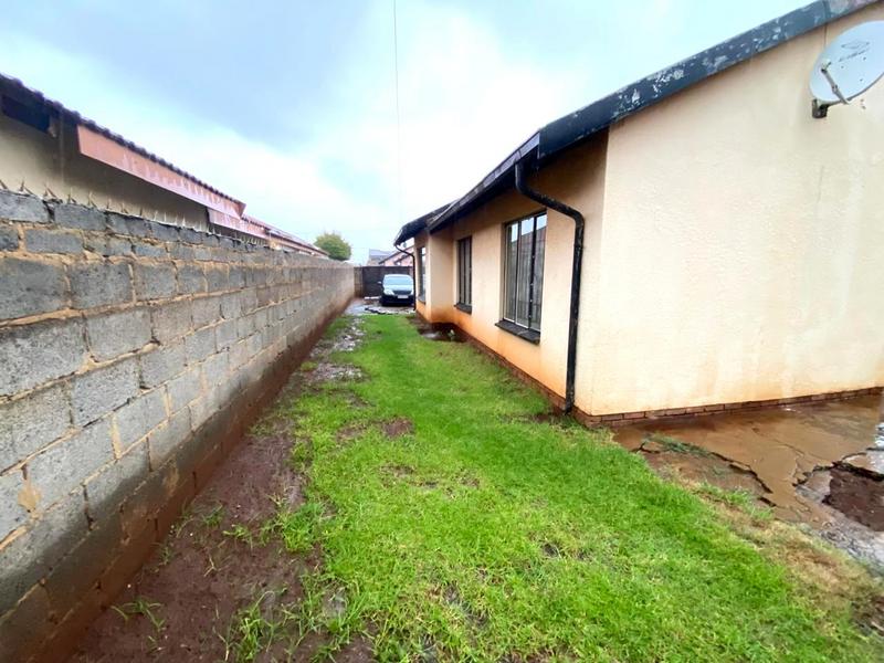 3 Bedroom Property for Sale in Protea Glen Gauteng
