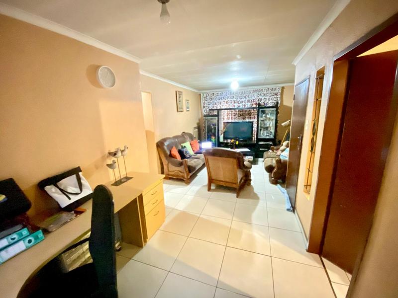3 Bedroom Property for Sale in Protea Glen Gauteng