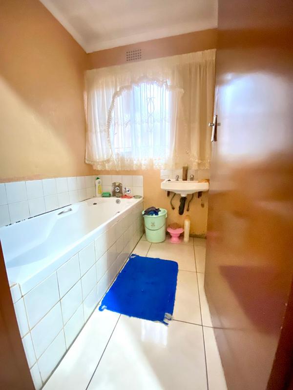 3 Bedroom Property for Sale in Protea Glen Gauteng