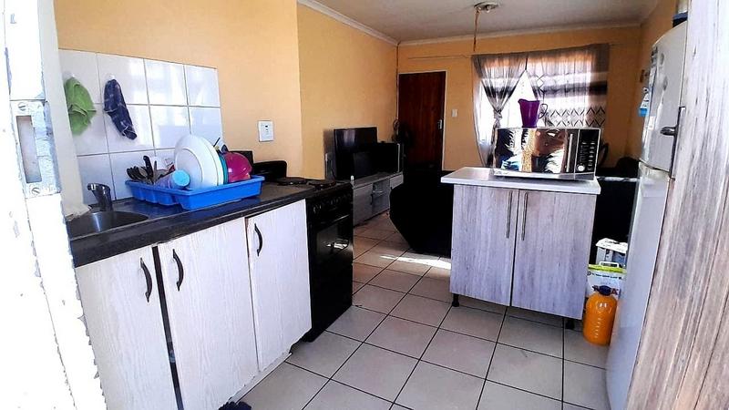 To Let 2 Bedroom Property for Rent in Protea Glen Gauteng