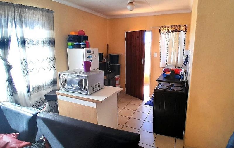 To Let 2 Bedroom Property for Rent in Protea Glen Gauteng