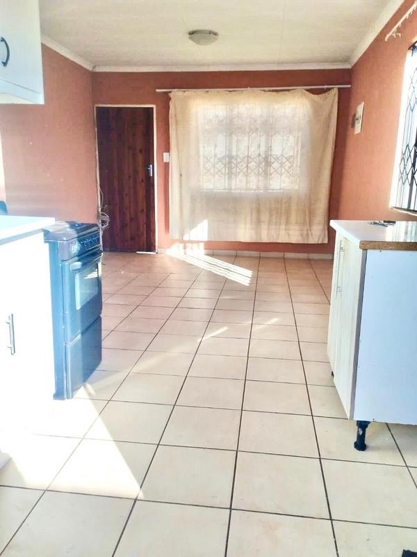 To Let 2 Bedroom Property for Rent in Protea Glen Gauteng