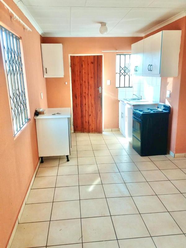 To Let 2 Bedroom Property for Rent in Protea Glen Gauteng