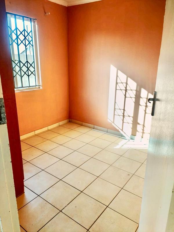 To Let 2 Bedroom Property for Rent in Protea Glen Gauteng