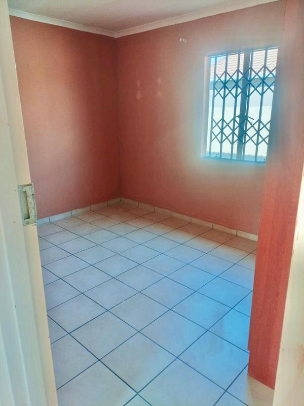 To Let 2 Bedroom Property for Rent in Protea Glen Gauteng
