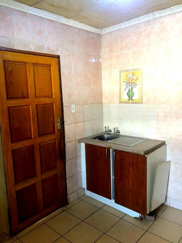To Let 3 Bedroom Property for Rent in Protea Glen Gauteng
