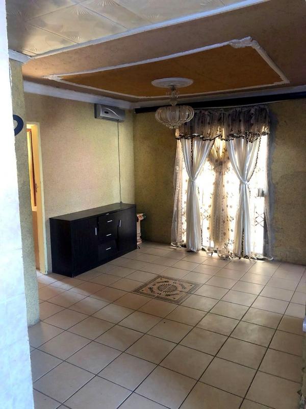 To Let 3 Bedroom Property for Rent in Protea Glen Gauteng