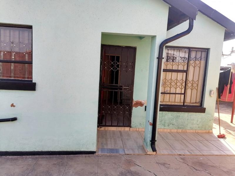 2 Bedroom Property for Sale in Bram Fischerville Gauteng