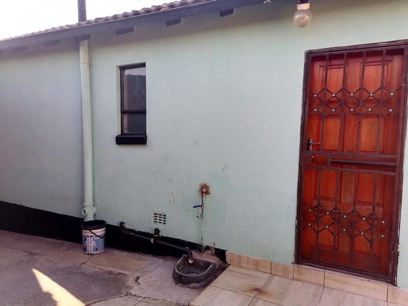2 Bedroom Property for Sale in Bram Fischerville Gauteng