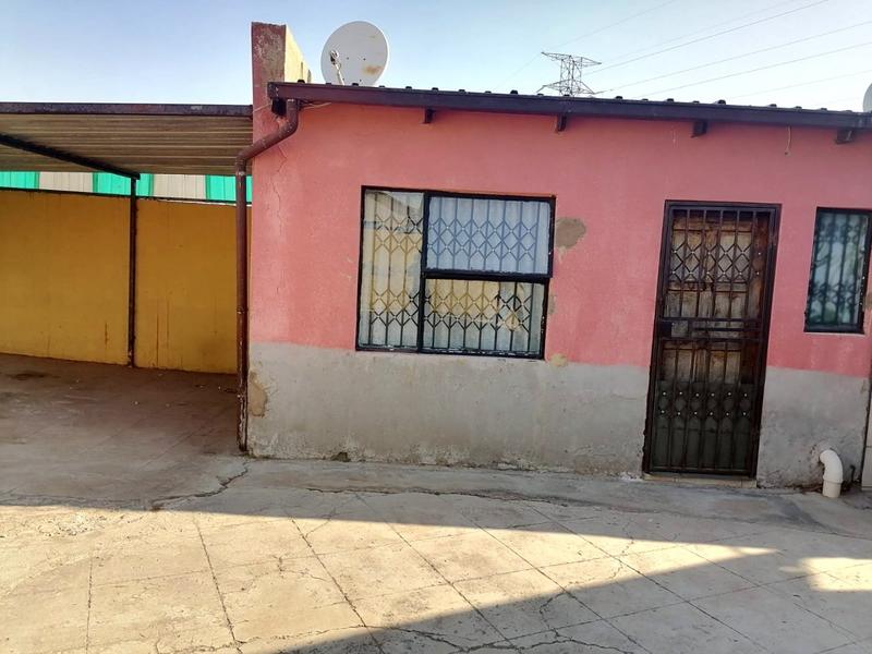 2 Bedroom Property for Sale in Bram Fischerville Gauteng