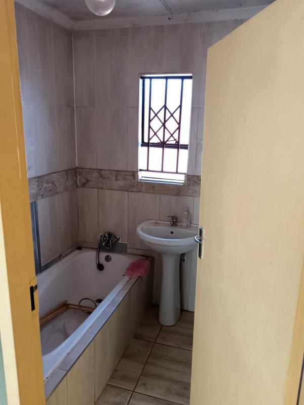 2 Bedroom Property for Sale in Bram Fischerville Gauteng