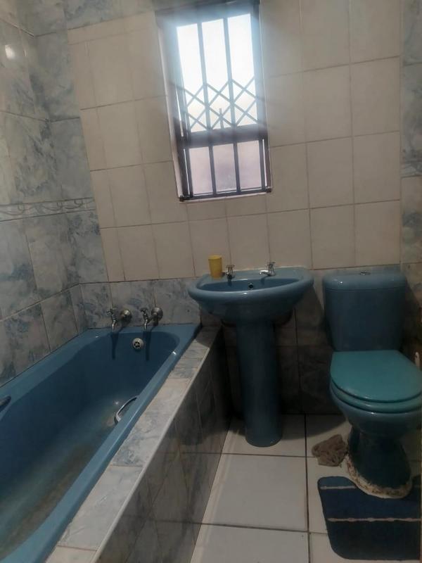 3 Bedroom Property for Sale in Dobsonville Gardens Gauteng