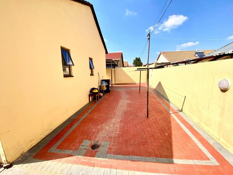 3 Bedroom Property for Sale in Ennerdale Gauteng