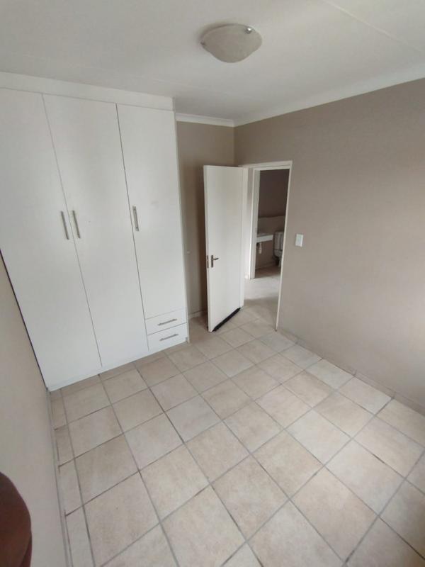 2 Bedroom Property for Sale in Fleurhof Gauteng