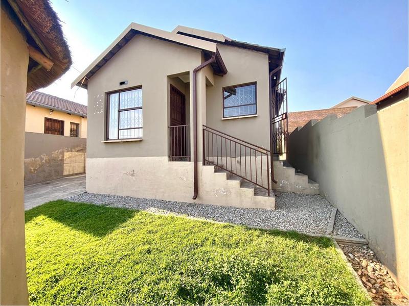 2 Bedroom Property for Sale in Fleurhof Gauteng