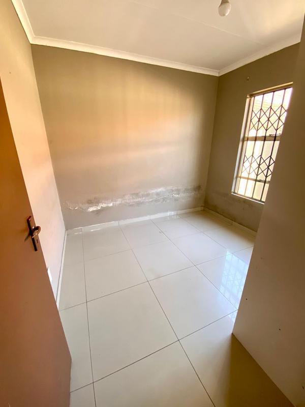 2 Bedroom Property for Sale in Fleurhof Gauteng