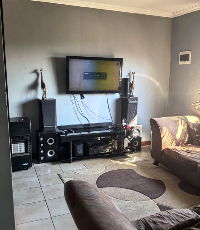 2 Bedroom Property for Sale in Fleurhof Gauteng
