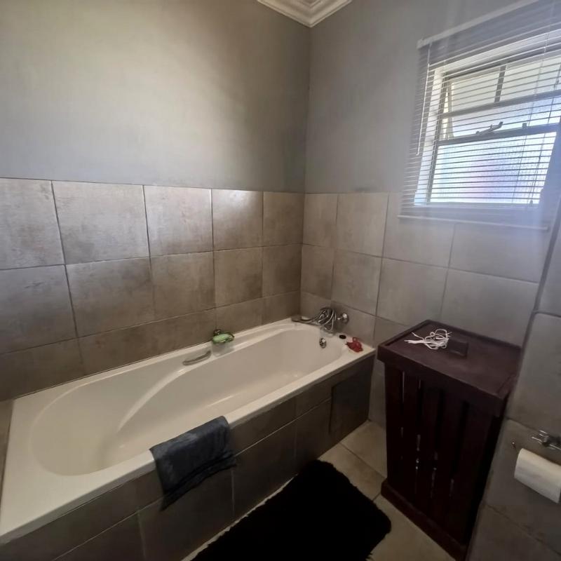 2 Bedroom Property for Sale in Fleurhof Gauteng