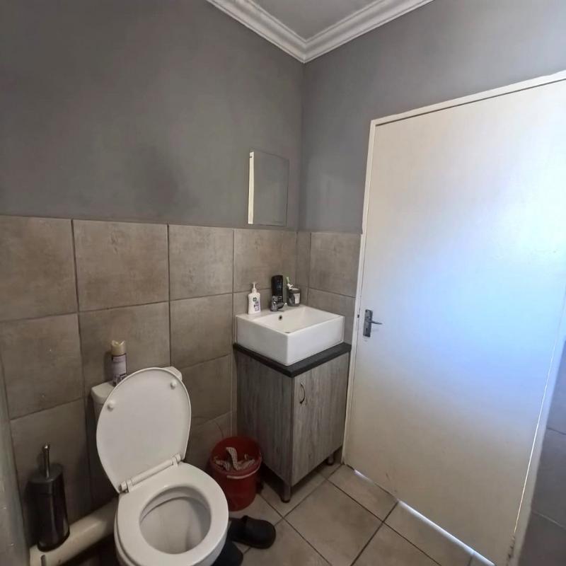 2 Bedroom Property for Sale in Fleurhof Gauteng