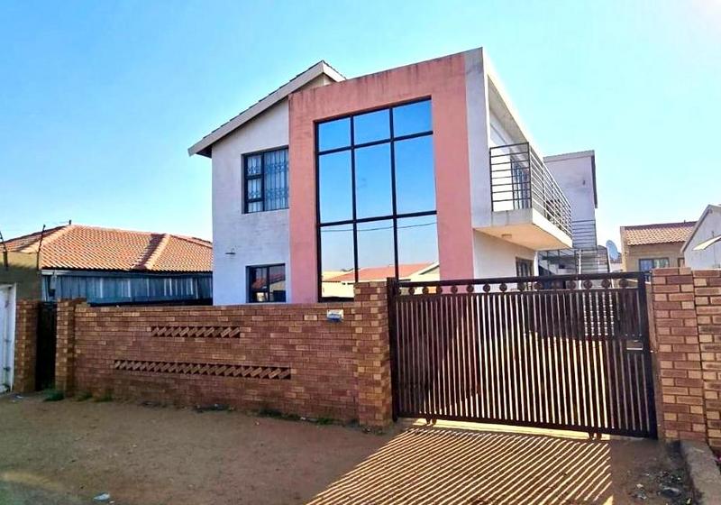 4 Bedroom Property for Sale in Glen Ridge Gauteng