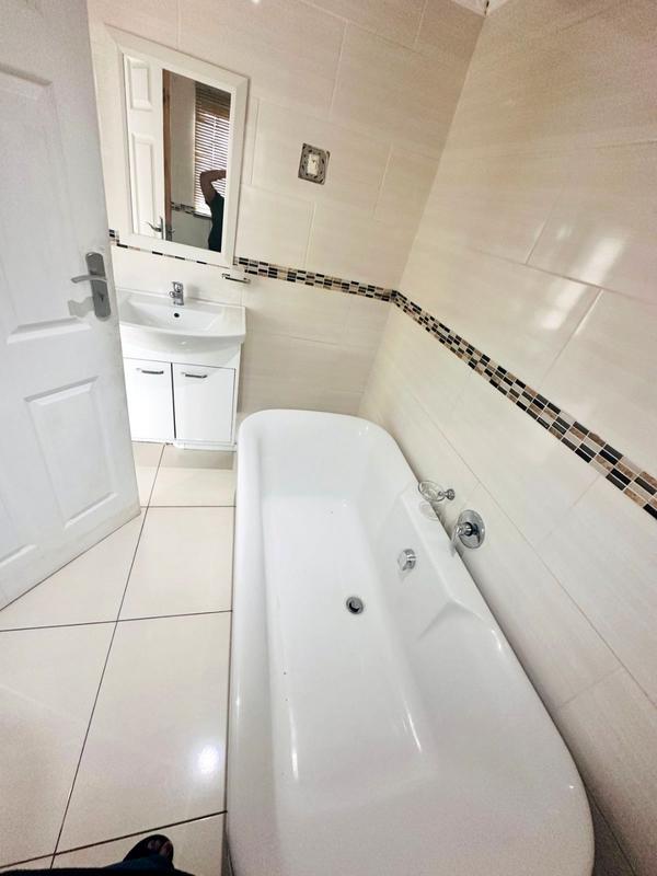 2 Bedroom Property for Sale in Glen Ridge Gauteng