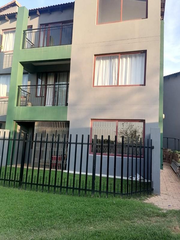 2 Bedroom Property for Sale in Honeydew Grove Gauteng