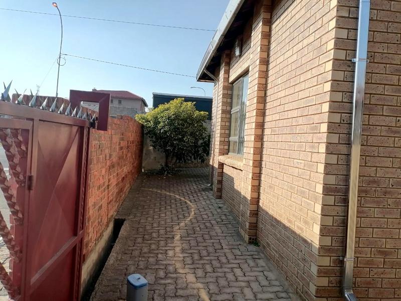3 Bedroom Property for Sale in Meadowlands Gauteng