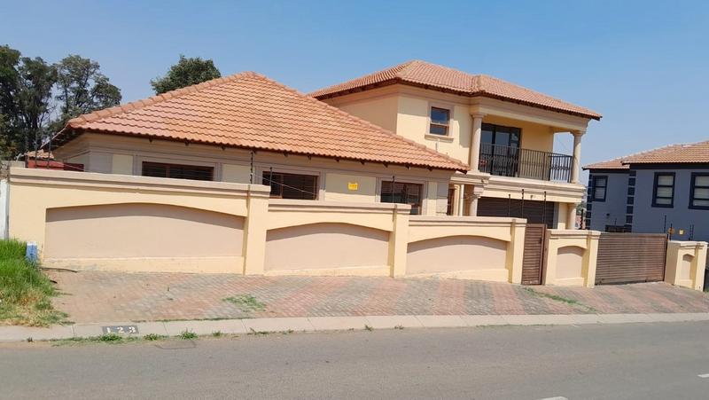 4 Bedroom Property for Sale in Munsieville Gauteng