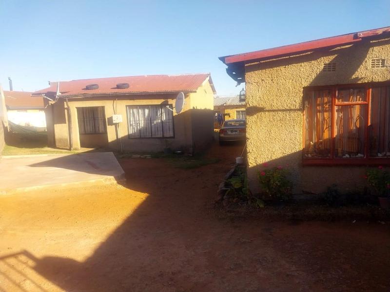 2 Bedroom Property for Sale in Naledi Gauteng