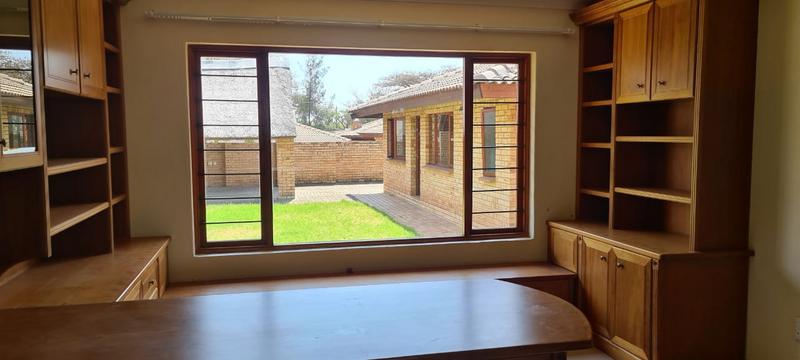 4 Bedroom Property for Sale in Poortview Gauteng