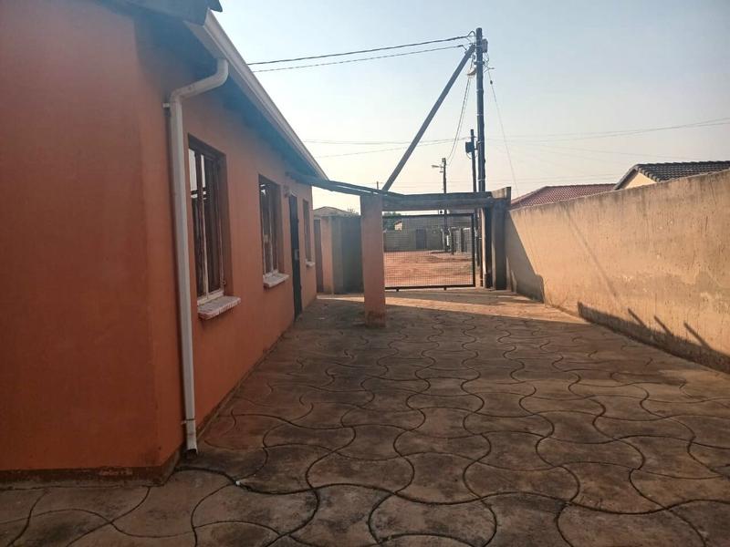3 Bedroom Property for Sale in Protea Glen Gauteng